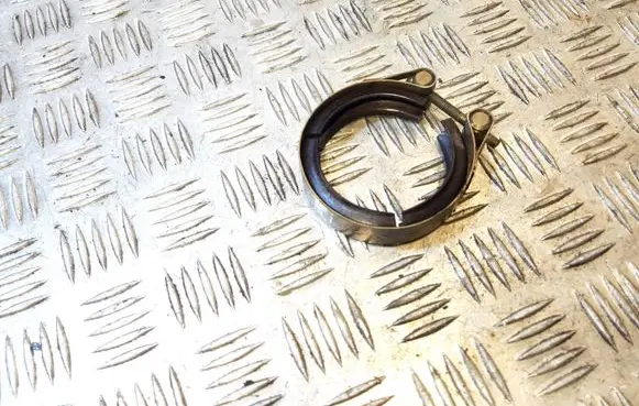 Volkswagen Jetta VI Muffler pipe connector clamp 1K0253725