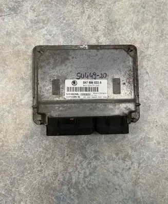 Skoda Fabia Mk1 (6Y) Engine control unit/module 047906033A 5WP4330905