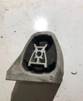Volvo XC90 Engine mount bracket 31480564