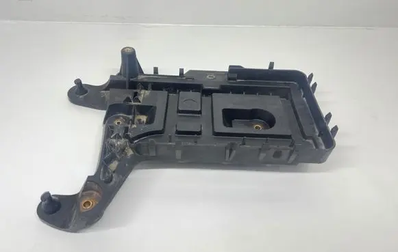 Volkswagen Golf Plus Battery box tray 1K0915333C