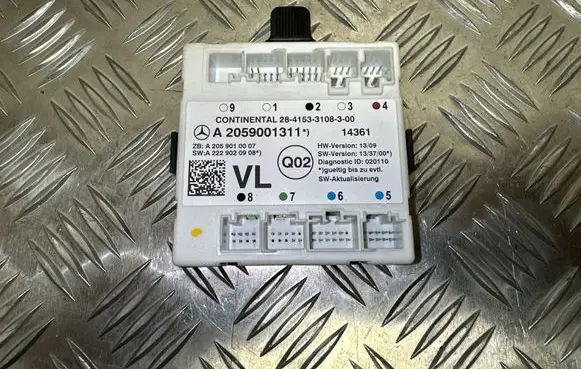 Mercedes-Benz C AMG W205 Door control unit/module A2059010007