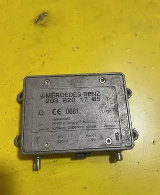 Mercedes-Benz E W211 Aerial antenna amplifier 2038201785