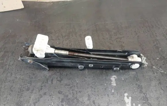 BMW 5 E39 Lift Jack 1092710