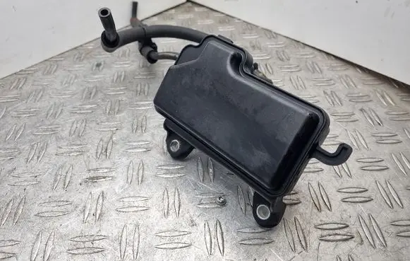 Vacuum air tank