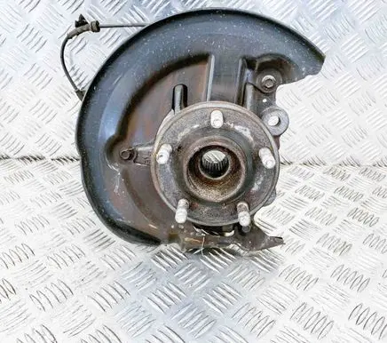 Ford Focus Front wheel hub 8V411215BC AV613K170