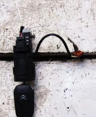Peugeot 3008 II Ignition lock 9673257480