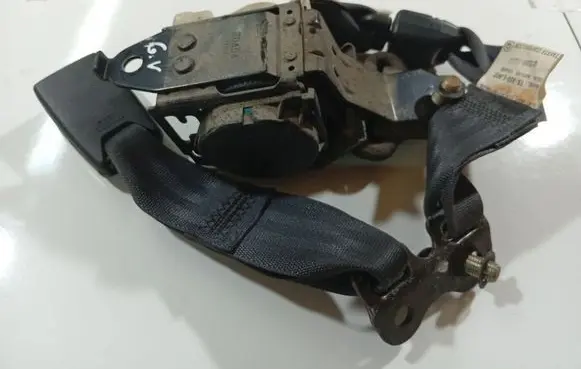 Honda Jazz Middle seatbelt buckle (rear) 0431112