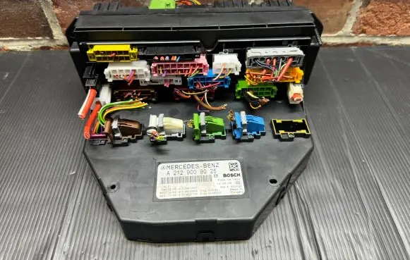 Mercedes-Benz E W212 Fuse module A2129009025 A2129020609 A2129014507