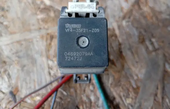 Dodge Journey Coolant fan relay 04692079AA P68025242AE