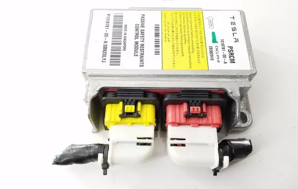 Tesla Model S Airbag control unit/module 101878100A