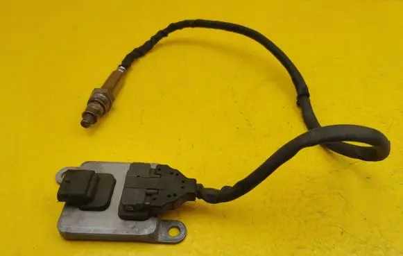 Mercedes-Benz C W205 Lambda probe sensor A0009053606