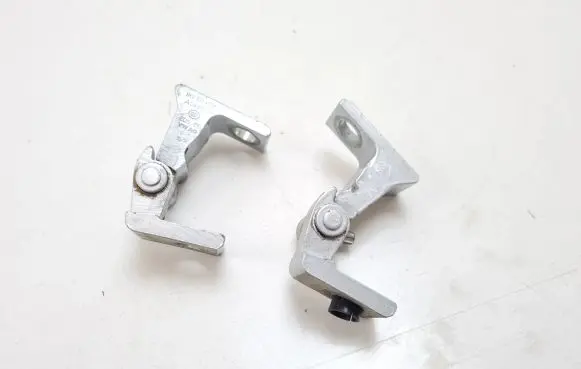 Volkswagen Amarok Rear door hinge set 8K0831401A