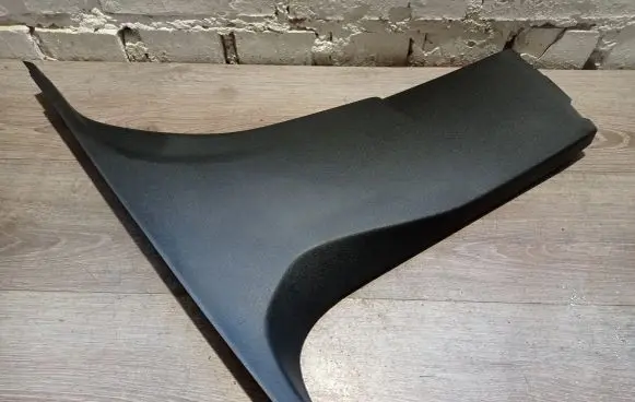 Volvo V40 (B) pillar trim (bottom) 31102352