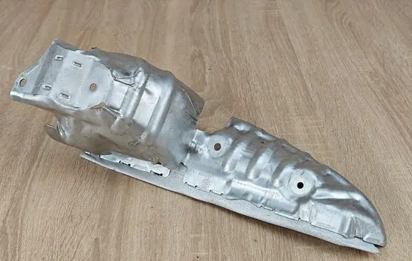 BMW 4 G22 G23 G24 G26 Heat shield in engine bay 8585811