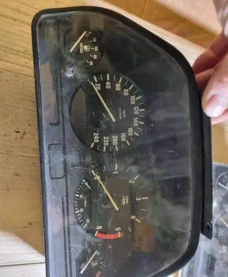 BMW 5 E34 Speedometer (instrument cluster) 1391892 6160531003