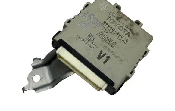 Toyota Avensis T270 Light module LCM 8994020010 0319001200