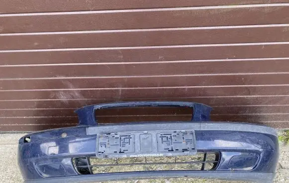 Volvo V70 Front bumper 09484238