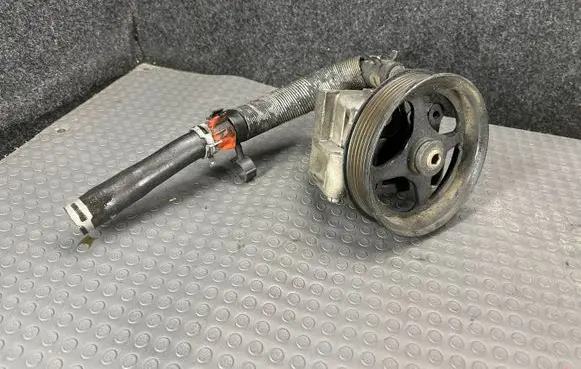 Jaguar XF X250 Power steering pump 2W933A696AD