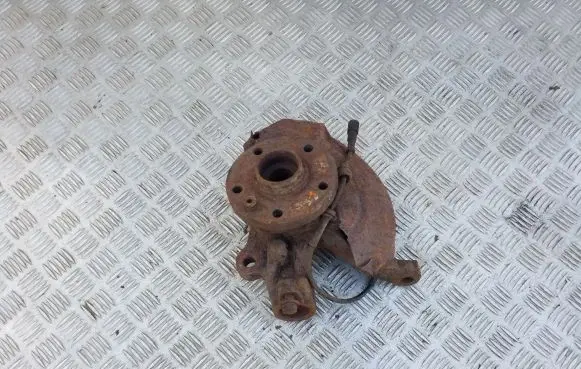 Front wheel hub