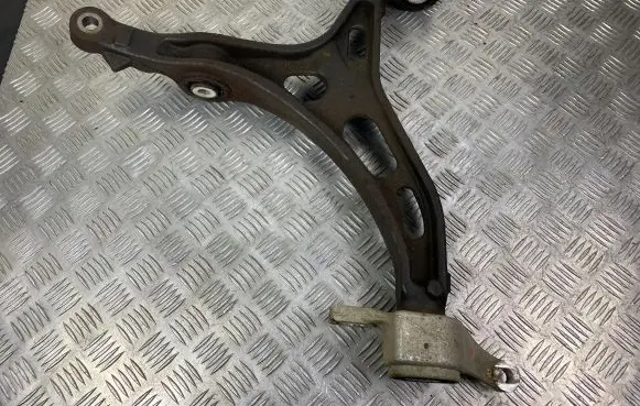 Jeep Grand Cherokee Front lower control arm/wishbone 68022605AD