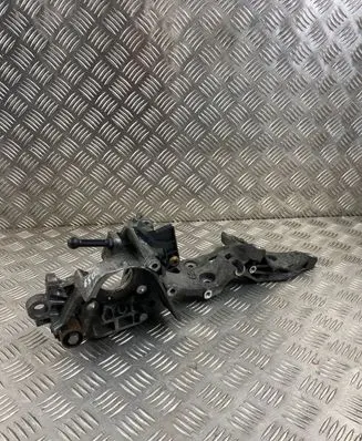 Audi A5 8T 8F Generator/alternator bracket 04L903143B