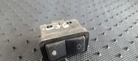 BMW 5 E39 Electric window control switch 8368974