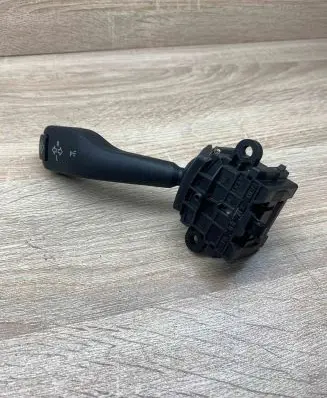 BMW 5 E39 Indicator stalk 8363668