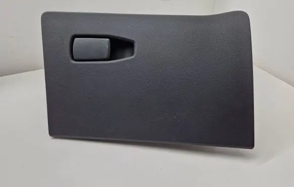 Glove box