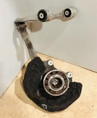 Mercedes-Benz E W213 Front wheel hub A21333224700