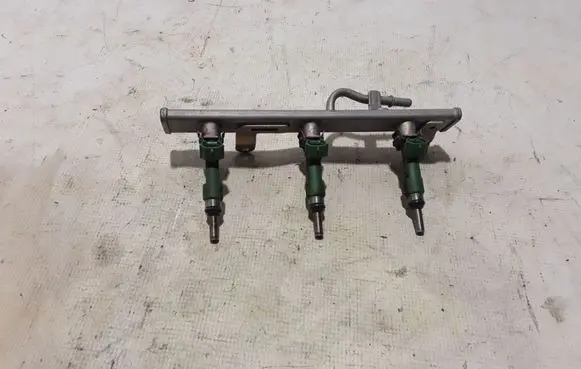 Dacia Sandero III Fuel main line pipe 175204021R