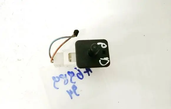 Mercedes-Benz E W210 Front door sensor 2028209410 30011501