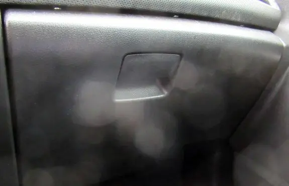 Suzuki SX4 S-Cross Glove box