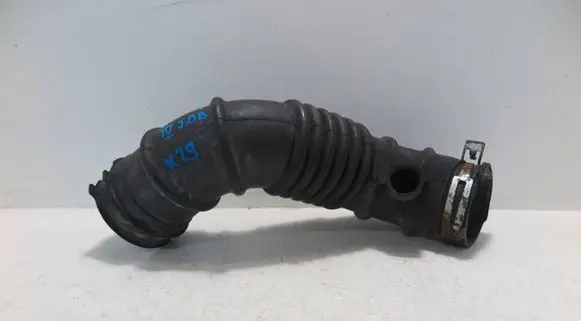 Toyota RAV 4 (XA40) Air intake duct part RURARAV4