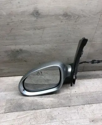 Volkswagen Golf SportWagen Front door electric wing mirror 076013