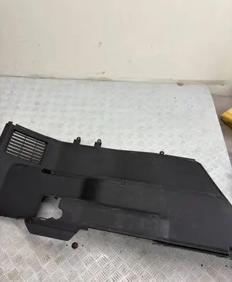 Mitsubishi Pajero Tailgate/trunk side cover trim MN148009ZZ MR391265