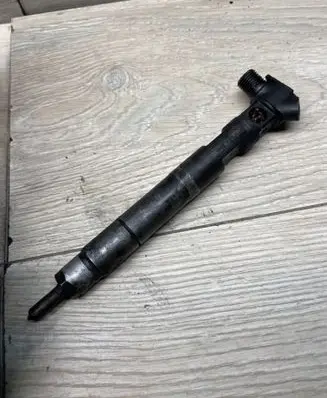 Mercedes-Benz Vito Viano W639 Fuel injector
