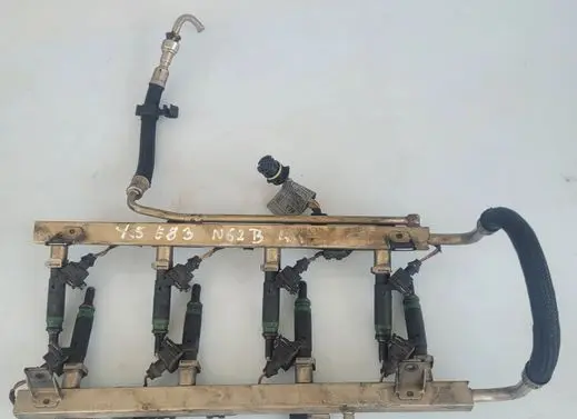 BMW X3 E83 Fuel injector supply line/pipe 7549052