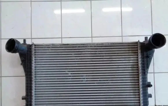 Volkswagen Tiguan Intercooler radiator