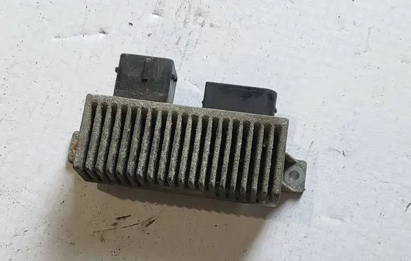 Nissan Note (E12) Glow plug pre-heat relay 8200558438A