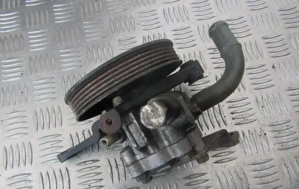 Mazda 626 Power steering pump G06T32650A 66103094