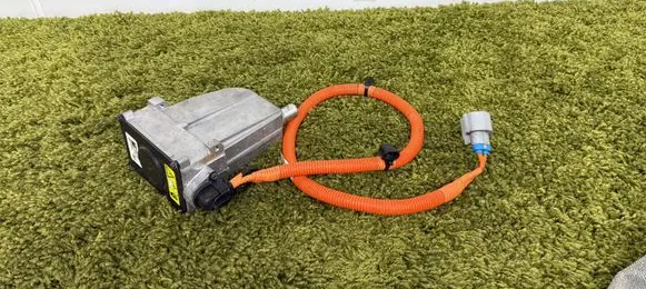 Tesla Model X Electric battery heater 1048941-00-e