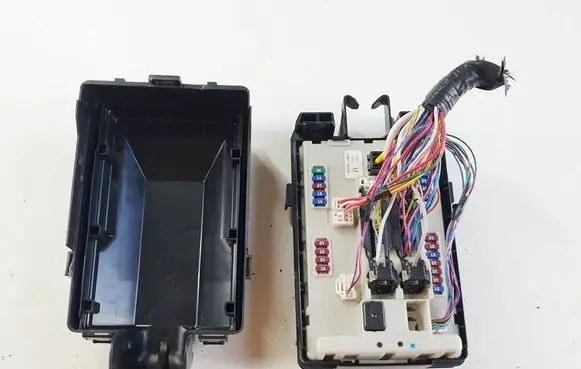 Infiniti M Y51 Fuse box set 284B71MS0B