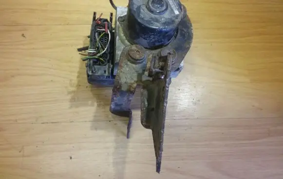 Ford Focus ABS Pump 2M512M110ED