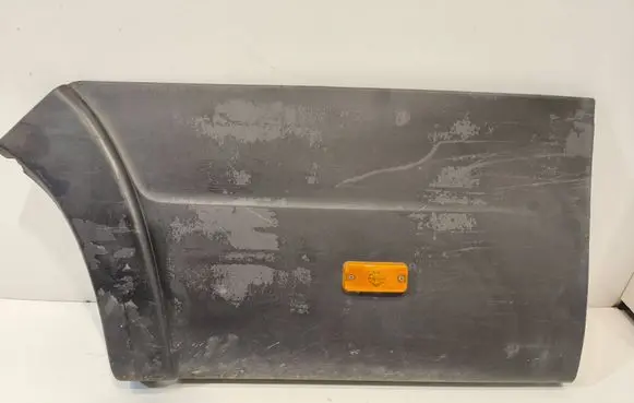 Rear fender molding trim