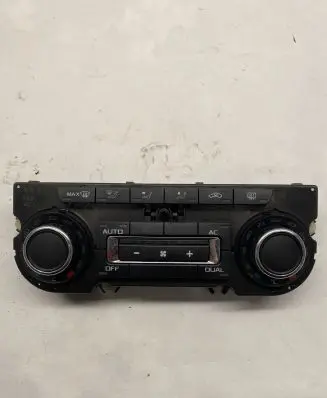 Skoda Octavia Mk2 (1Z) Climate control unit 3T0907044AB