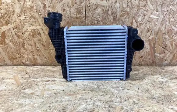 Porsche Macan (95B) Intercooler radiator 95b145803b
