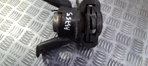 Mazda 323 F Engine mount bracket