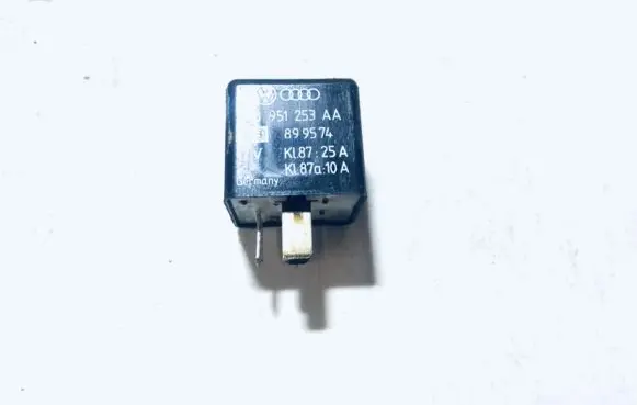 Audi A6 S6 C4 4A Other relay 443951253aa 899574