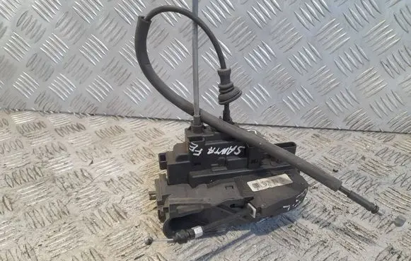 Hyundai Santa Fe Front door lock 813202B080