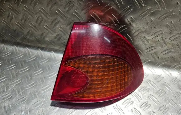 Toyota Avensis T220 Rear/tail lights 2329